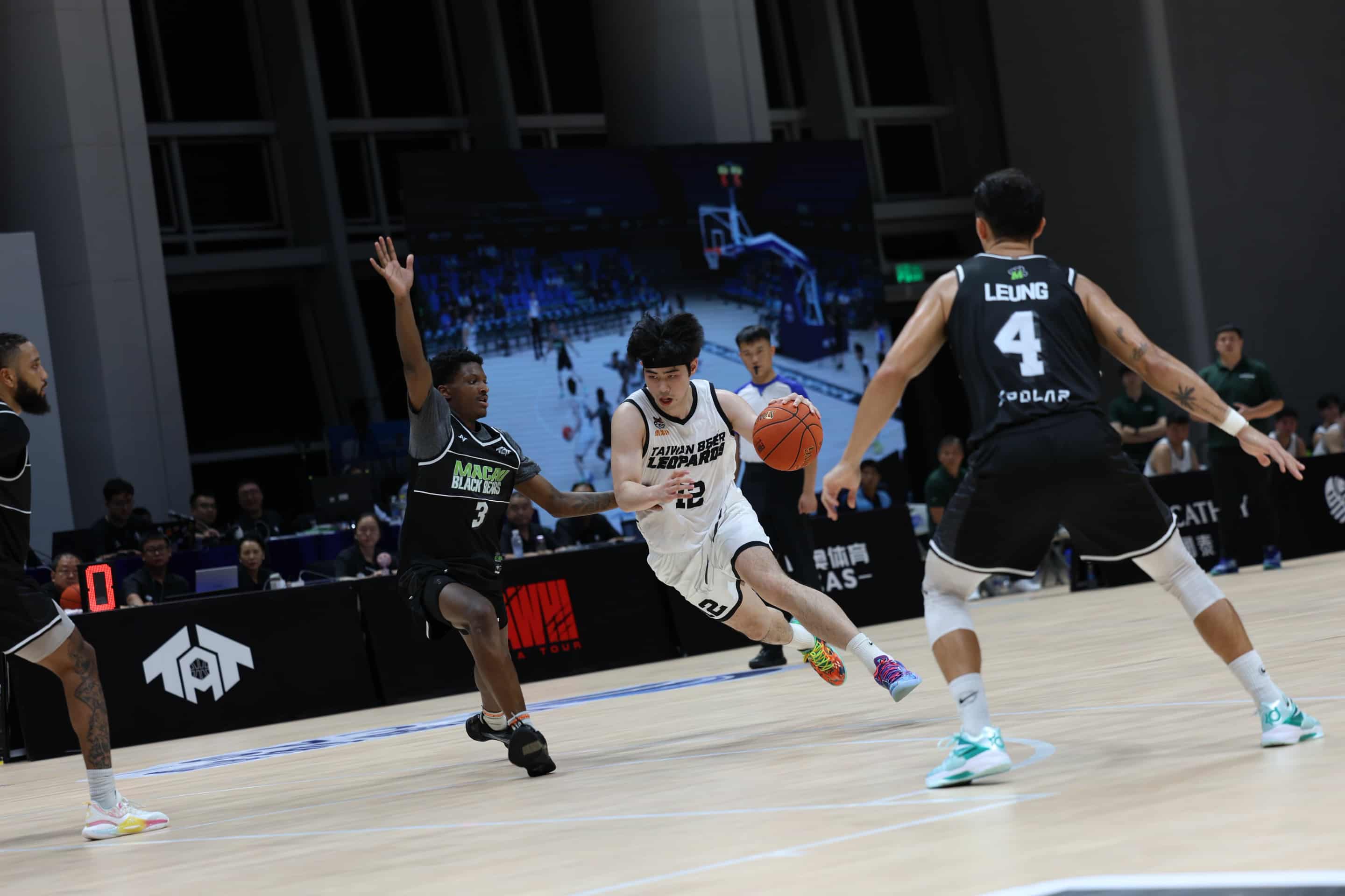 Leopards stunned the Black Bears